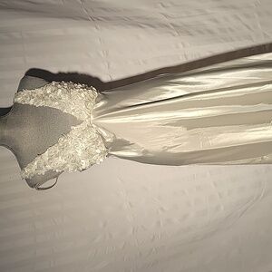 Flora Long White Nightgown with Deep V-Neck, Size: M